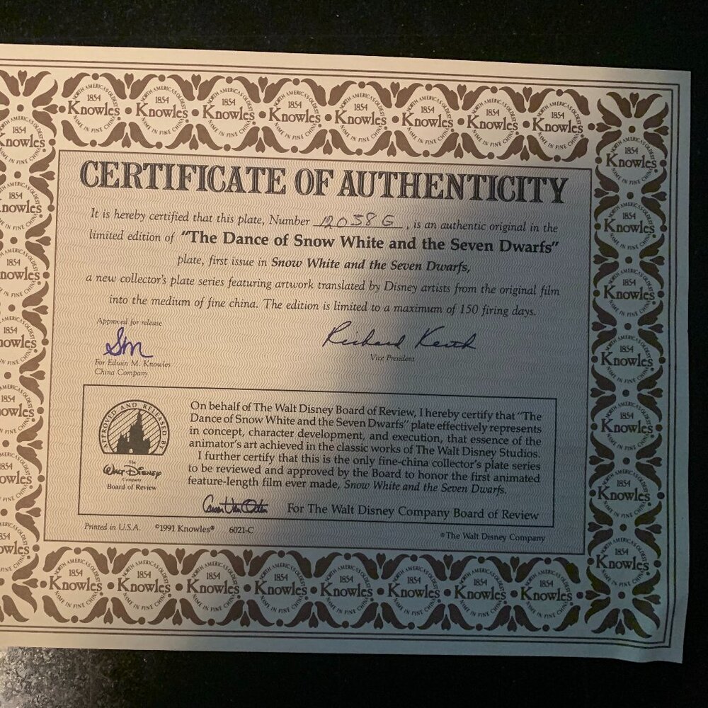 NIB Walt Disney Snow White and the Seven Dwarfs Collectable Plate - Picture 3 of 5